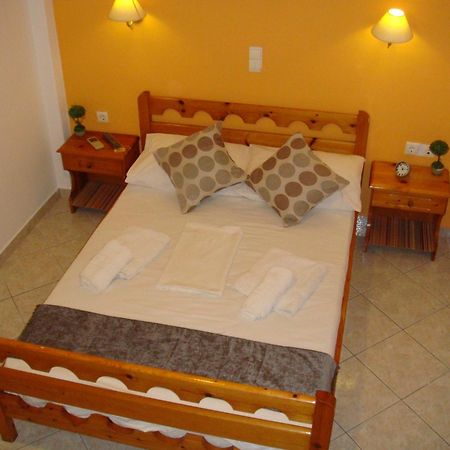 Boussetil Rooms Capanmat Тинос Экстерьер фото